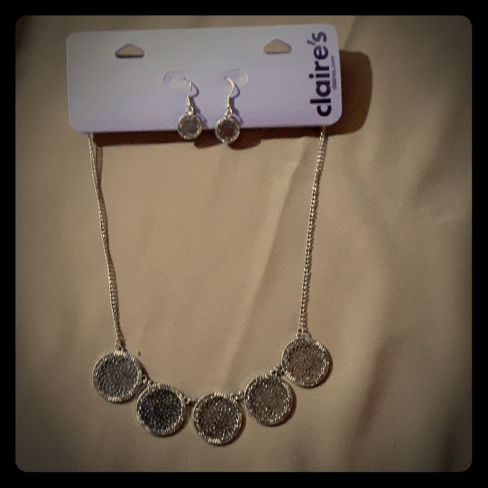 "New" 2PC Necklace and Earring Set